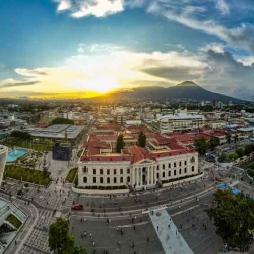 El Salvador nominado a nivel mundial en los Wanderlust Travel Awards 2025, destacando su crecimiento y desarrollo como destino turístico seguro y de calidad. Foto: MITUR