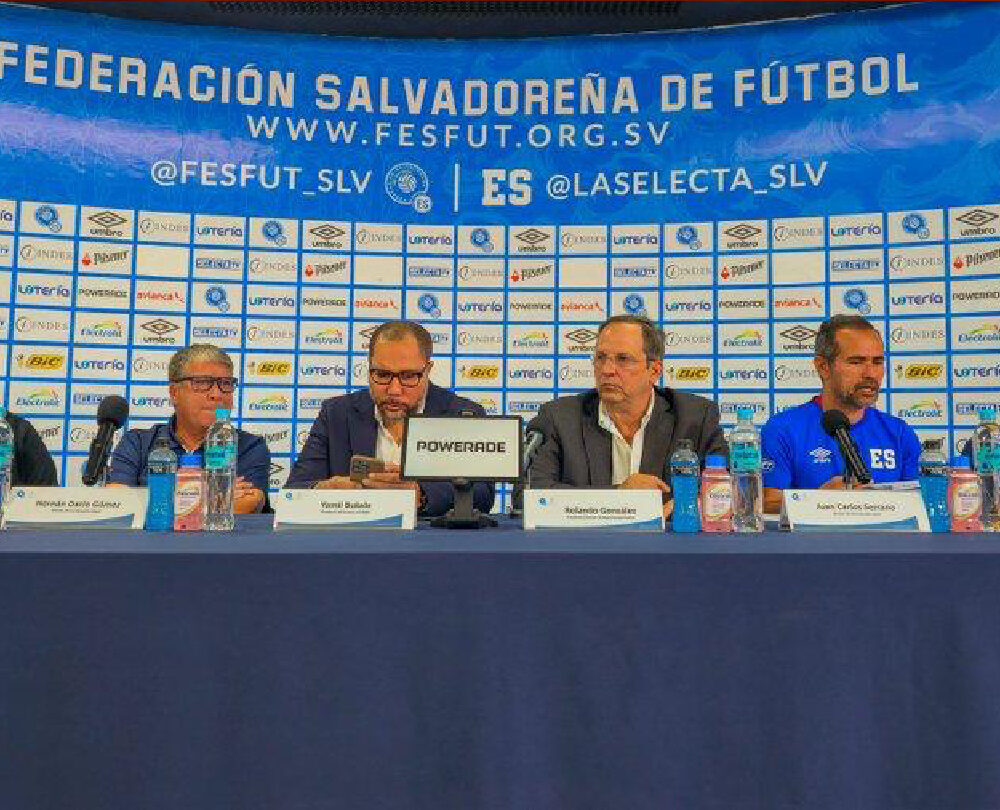 Autoridades de FESFUT e INDES detallan la ruta de preparación de las selecciones nacionales rumbo al Mundial 2026. Foto: Cortesía FESFUT