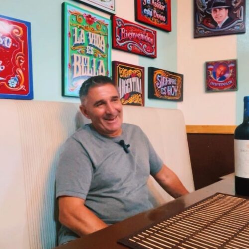 En el restaurante, El Rincón Argentino, Cristian ofrece una experiencia gastronómica casera que busca transportar a los comensales a la cultura del asado argentino. Foto: @jjlopezt