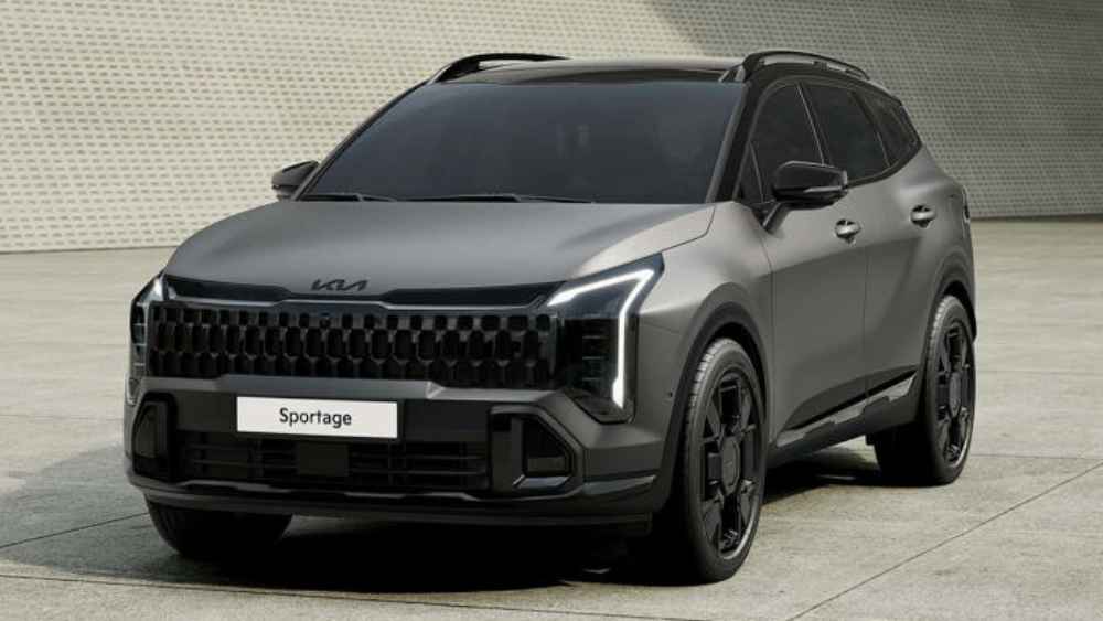 Interior renovado del Kia Sportage 2025 con nuevas pantallas y materiales. Foto: Motor1.com España