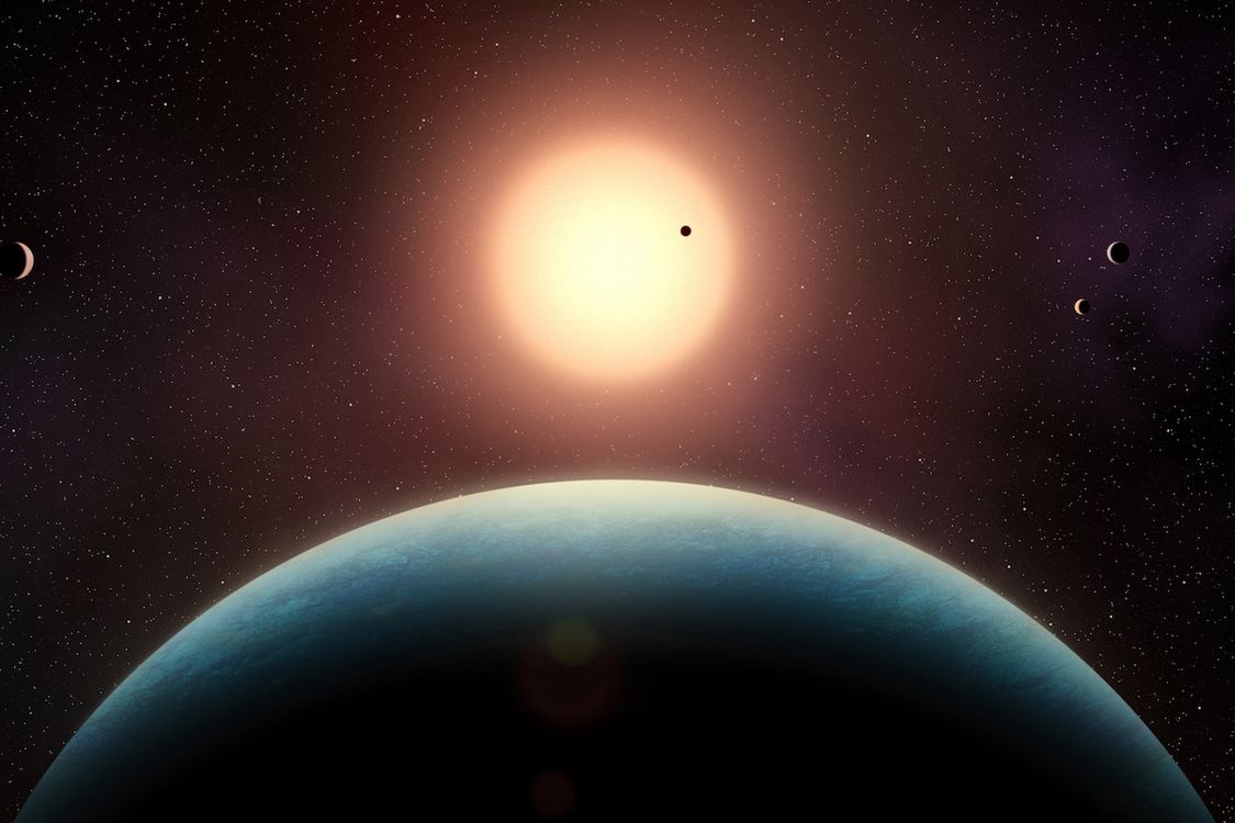 Representación artística del sistema L 98-59, mostrando el quinto planeta potencialmente habitable recién descubierto. Foto: European Southern Observatory
