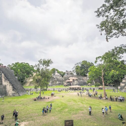 Paisaje emblemático de Petén, donde la historia maya y la selva guatemalteca se funden en una experiencia inolvidable. Foto: INGUAT