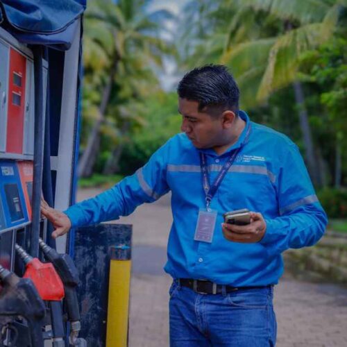 Los precios de referencia de los combustibles han sido actualizados para las próximas dos semanas. Foto: DGEHMSV.