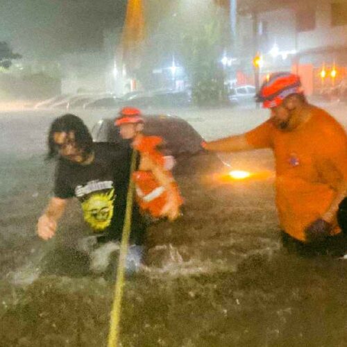 Tormentas desatan caos en El Salvador: inundaciones en San Salvador, Santa Tecla y más. Ríos desbordados y basura agravan la crisis. Foto: Procivil.