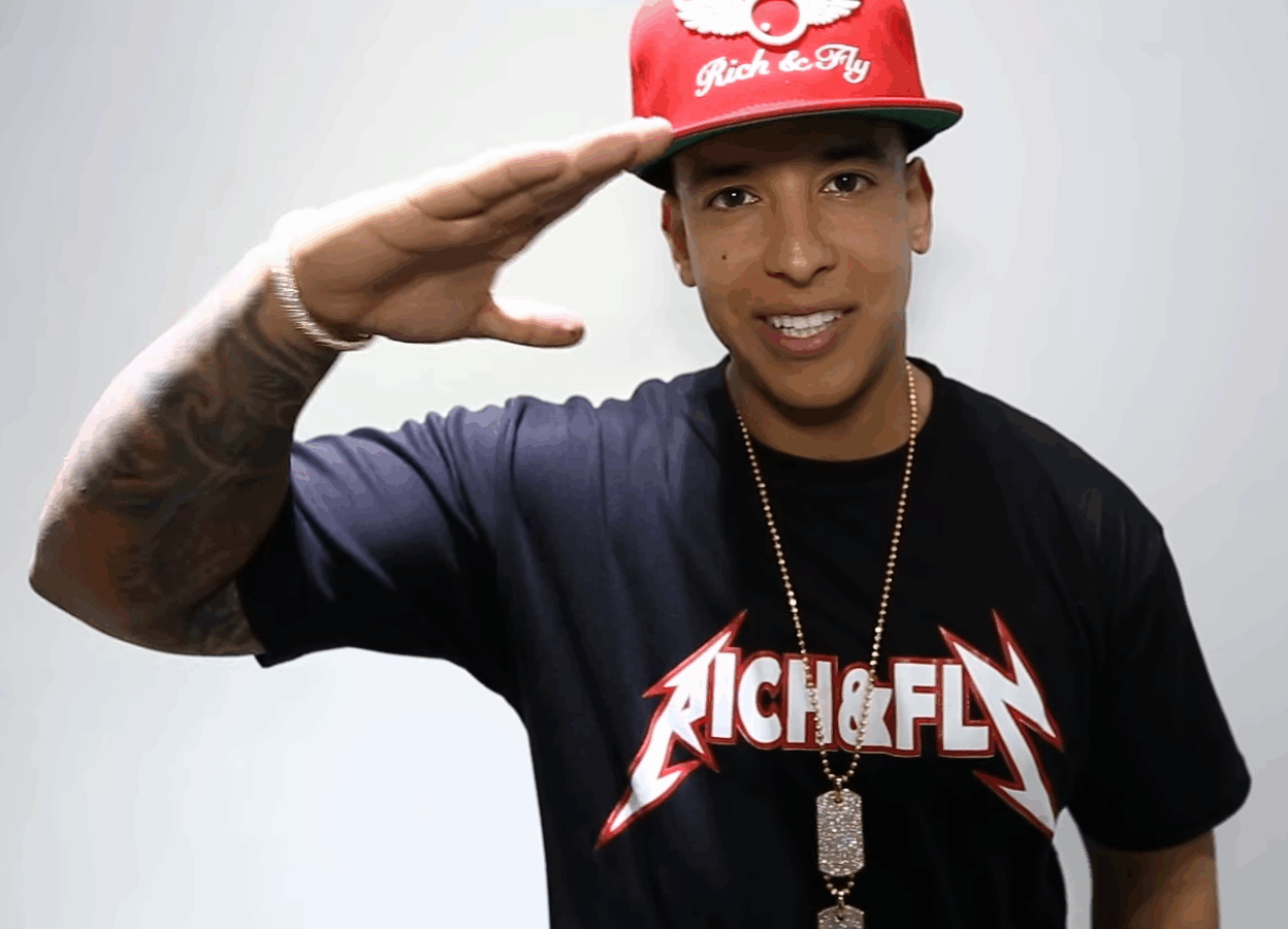 Daddy Yankee comparte un mensaje de paz y fe en medio de su polémica demanda. Foto: Daddy Yankee – Meet and Greet DYArmy Cali, Colombia / CC BY-SA 3.0 (Wikimedia Commons)).