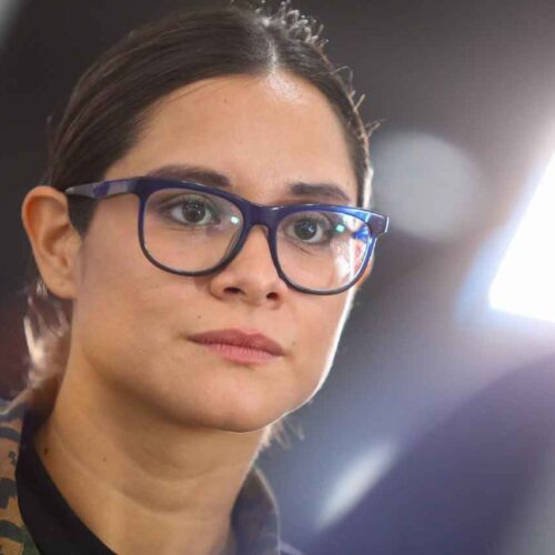 La nueva Ministra de Educación, Karla E. Trigueros, fue juramentada por el presidente Nayib Bukele, generando reacciones positivas en redes sociales. Foto: @secprensa