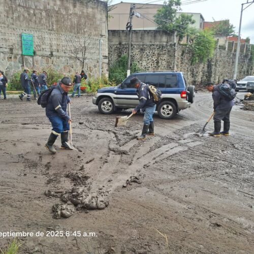 La Sabana. Equipos municipales limpian el área. Foto: Cortesía.