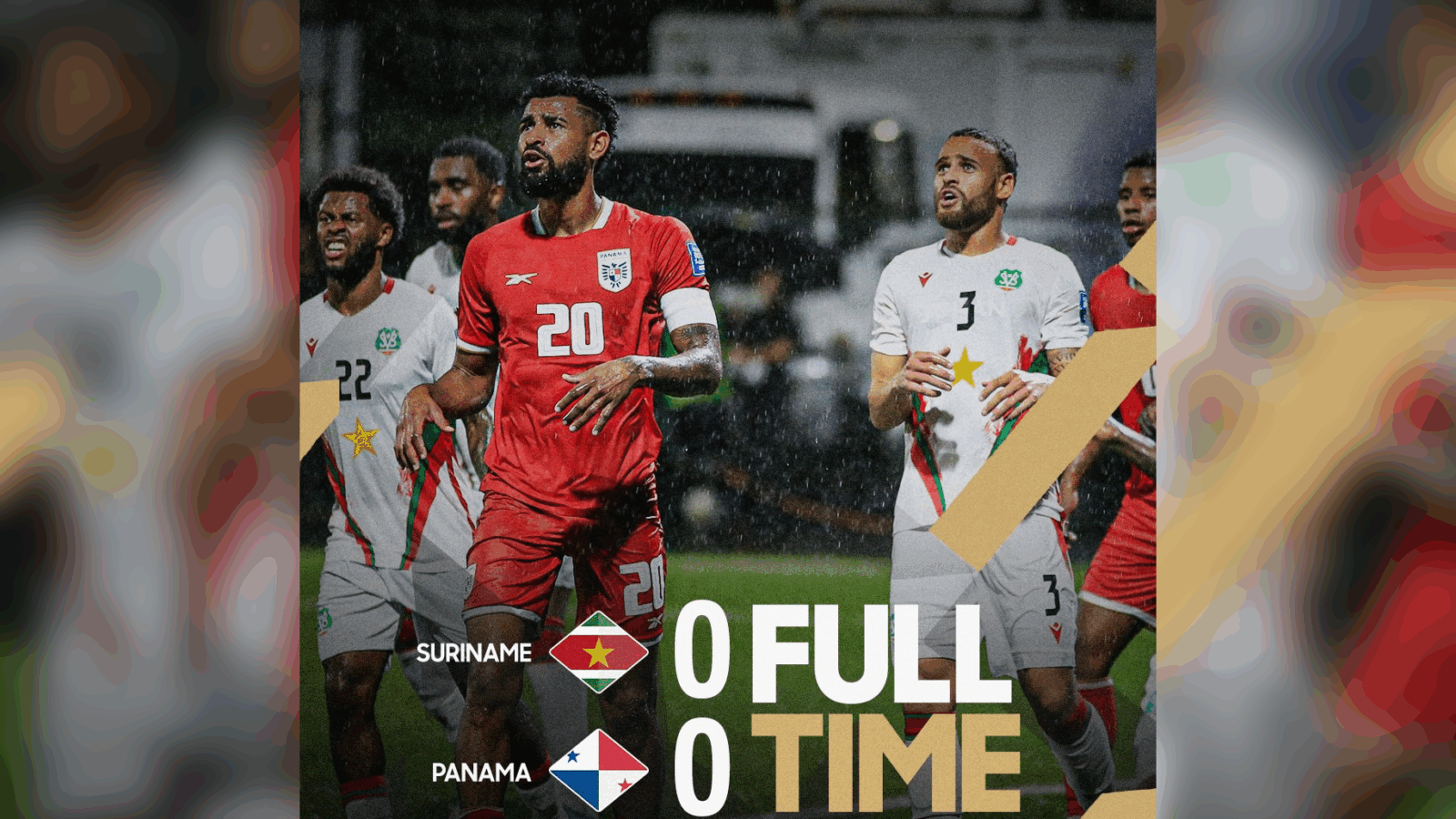 Jugadores de Surinam (en rojo) y Panamá (en blanco) en acción durante el partido, con el marcador final 0-0 destacado en la imagen. Foto: @Concacaf.