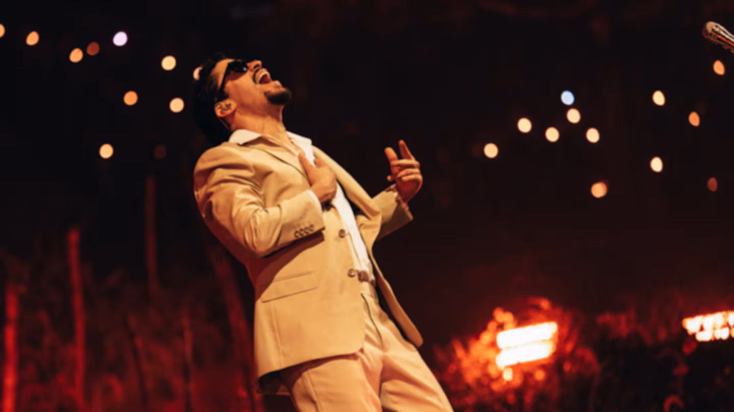 Bad Bunny y Marc Anthony interpretan "Preciosa" en el Coliseo de Puerto Rico, reviviendo un clásico que trasciende generaciones. Foto: Bad Bunny (Foto: BioBioChile)
