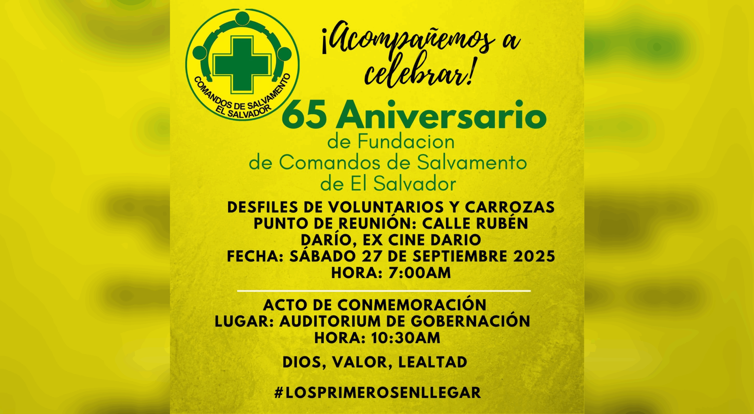 Voluntarios de Comandos de Salvamento marchan en el desfile del 65 aniversario, reafirmando su compromiso con El Salvador. Foto: Comandos de salvamento.