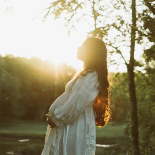 Tratamiento Confort Mamá, diseñado para brindar alivio y bienestar a las embarazadas durante cada etapa. Foto: Pexels.com / Bruno Abdiel.