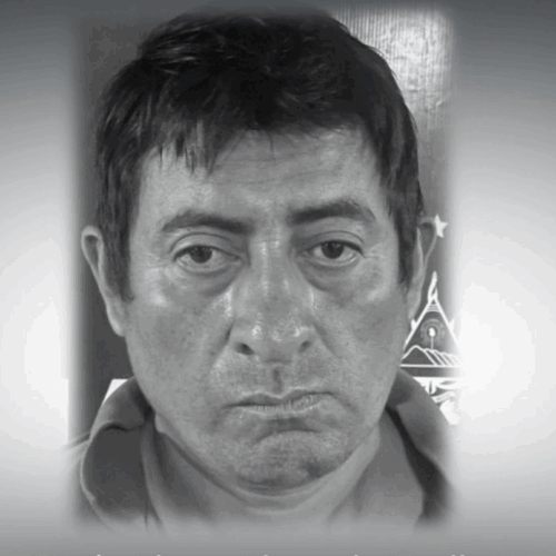 La FGR allanó la casa de Mario Elmer Alvarado Orellana, acusado de tirotear a un hombre en Santa Tecla. Hallaron un cráneo y evidencia clave.