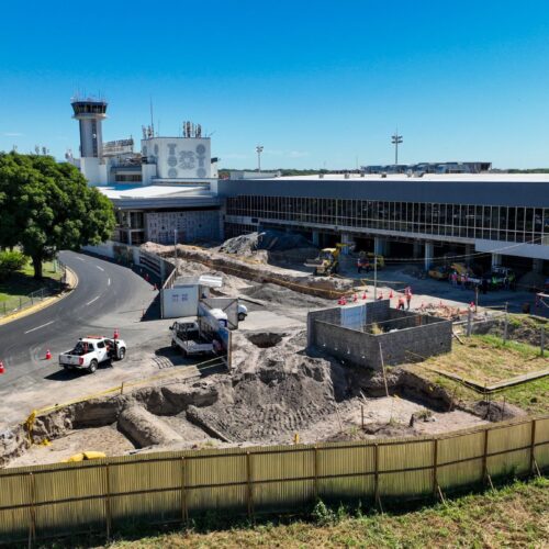 Avanzan obras de modernización en el Aeropuerto Internacional de El Salvador con la construcción de la nueva terminal. Foto: CEPASV.