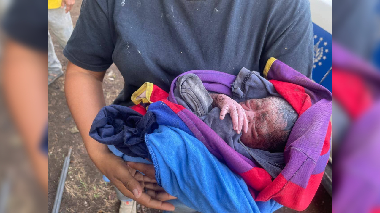 Un recién nacido fue rescatado en Santa Ana tras ser abandonado en la colonia La Unión 2. Autoridades investigan para encontrar a su madre. Foto: Cortesía.