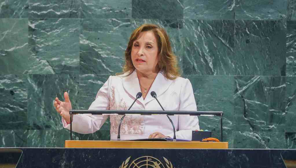 6 en 7. La destitución de Dina Boluarte es la sexta en siete años, reflejando la inestabilidad peruana: desde 2018, siete presidentes han pasado por el poder (Kuczynski, Vizcarra, Merino, Sagasti, Castillo, Boluarte y ahora Jerí).