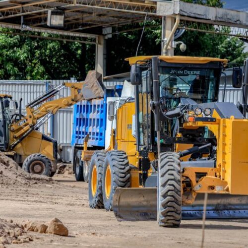 Autoridades colocan primera piedra de la ampliación de la terminal de carga aérea en el Aeropuerto Internacional. Proyecto de $11M duplicará capacidad logística del país. Foto: Secretaría de Prensa