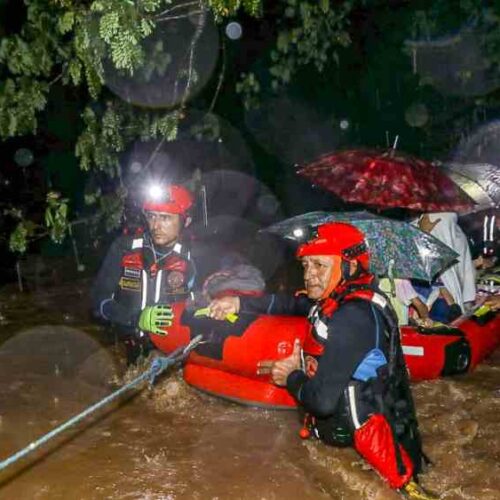 Intensas lluvias. Autoridades de Protección Civil monitorean zonas críticas tras alertas por lluvias. Saturación de suelos aumenta riesgo de inundaciones y deslizamientos en todo el país.