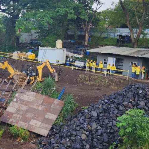 LLUVIAS GOLPEAN. La advertencia ocurrió luego de que hace semanas varios obreros resultaron heridos tras quedar soterrados en Villa Lourdes. Archivo.