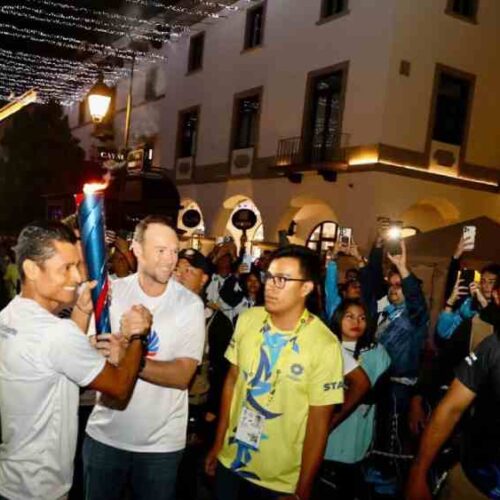 Según reportes de medios locales el relevo del fuego sagrado fue más bien un "corre, que te alcanzan" en Juegos Centroamericanos Guatemala 2025. Foto: cortesía.