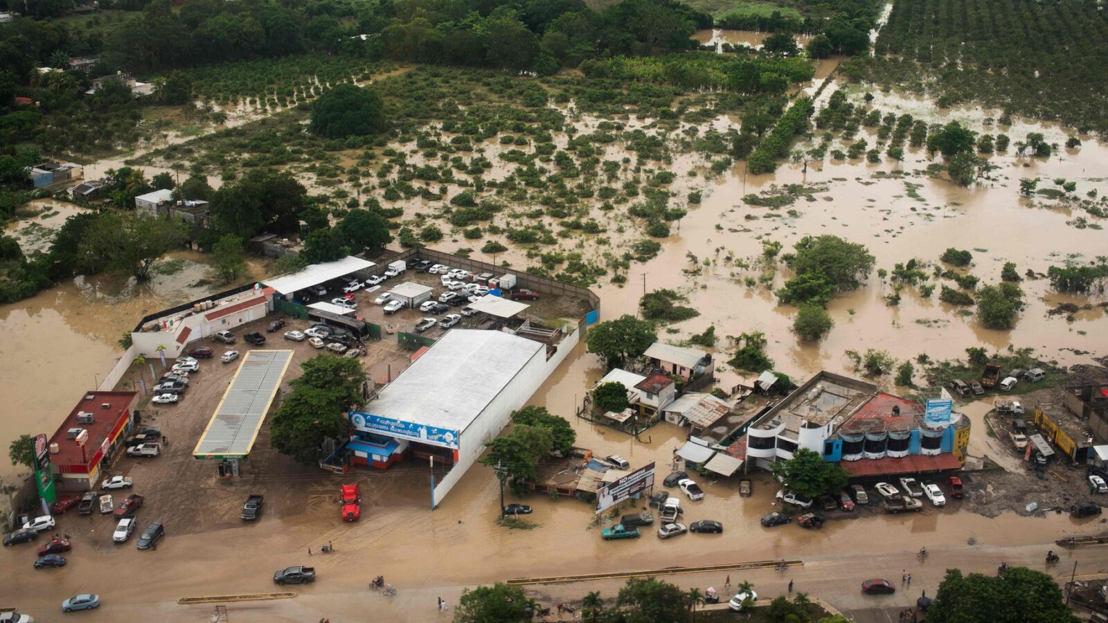 Imágenes de las inundaciones en Veracruz que han dejado 15 muertos y graves daños materiales en varias comunidades. Foto: Cortesía.