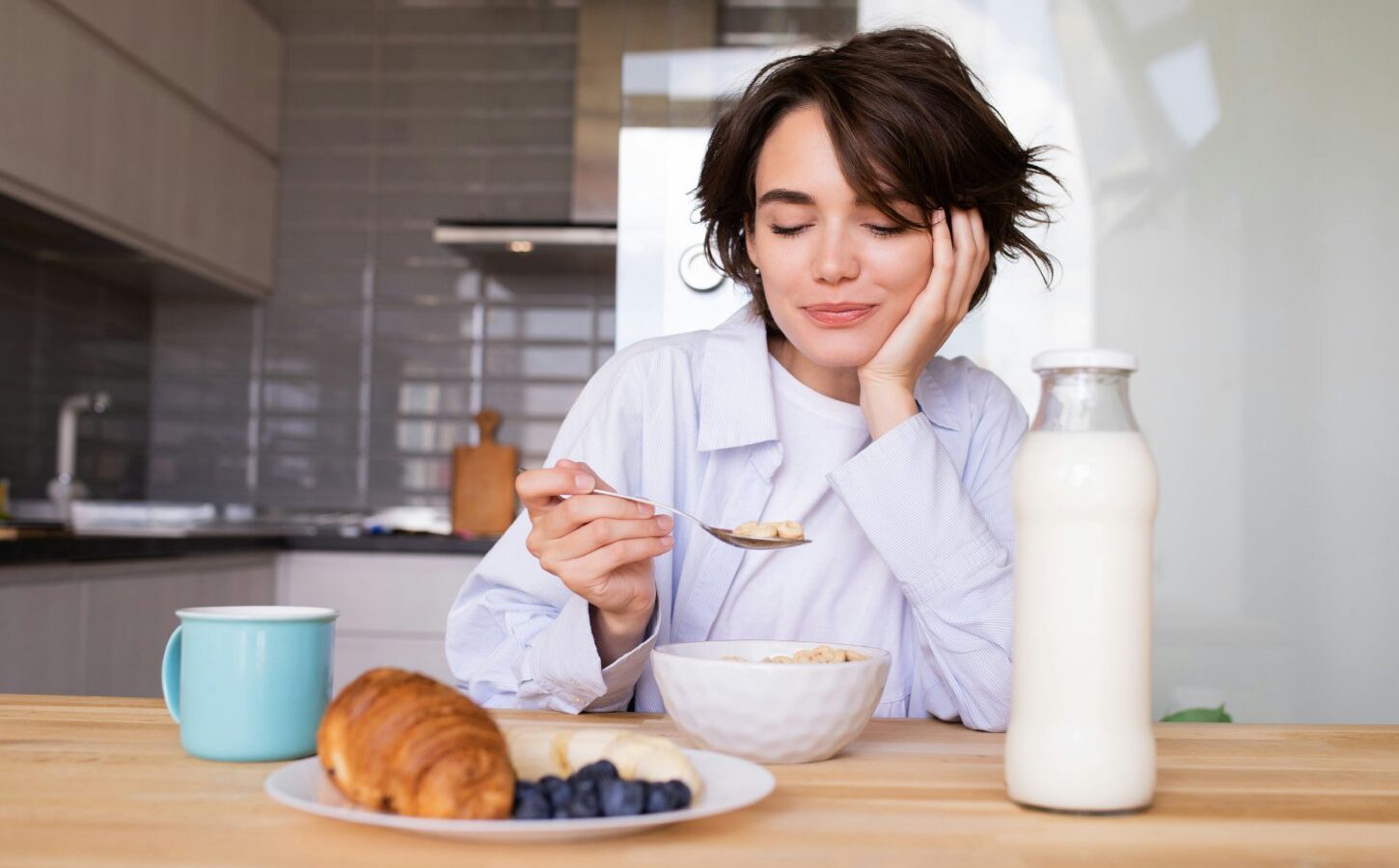 La ciencia recomienda hábitos para un día ideal y un corazón saludable: alimentación, ejercicio y descanso. #SaludCardiaca #Bienestar