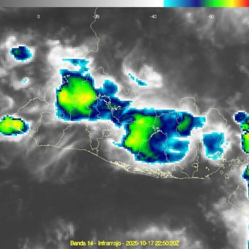 Imagen de radar muestra lluvias en Santa Ana, Ahuachapán, Cuscatlán y Cabañas. Foto: @MedioAmbienteSV