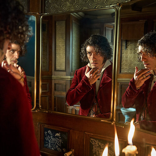 El monstruo de Frankenstein en la versión de Guillermo del Toro, interpretada por Jacob Elordi. Foto: Netflix.