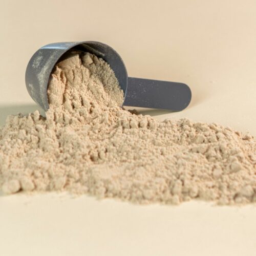 Estudio revela plomo en proteínas en polvo, especialmente en las veganas. Foto: Unsplash / Aleksander Saks