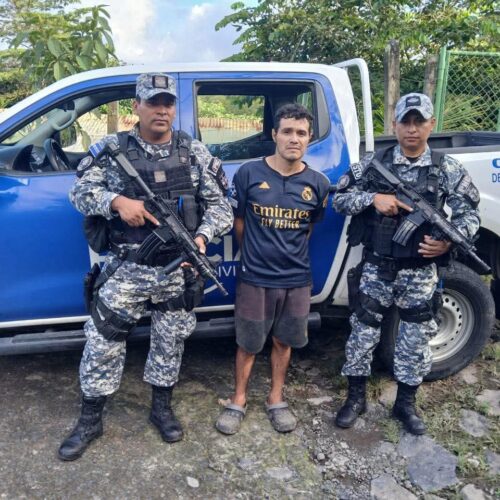 Juan Pablo Mancía Bernal, capturado por la PNC como presunto responsable de un homicidio en San Marcos, San Salvador Sur. Foto: @PNCSV.