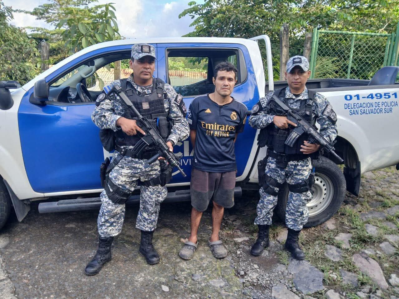 Juan Pablo Mancía Bernal, capturado por la PNC como presunto responsable de un homicidio en San Marcos, San Salvador Sur. Foto: @PNCSV.