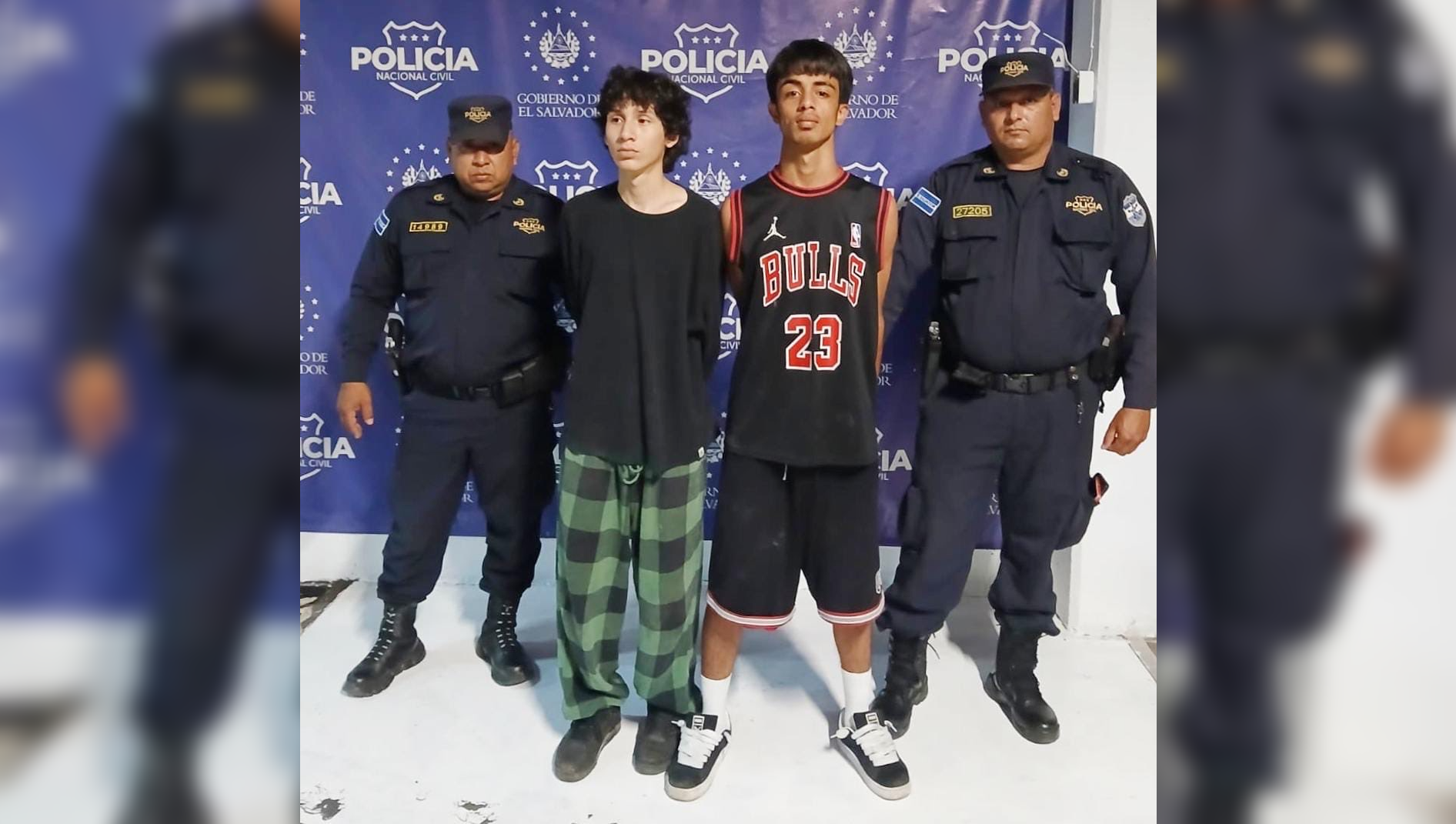 Edgar Gael Amaya Amaya y Diego Alejandro Alas Martínez, detenidos con drogas en Santa Tecla. Foto: @PNCSV.