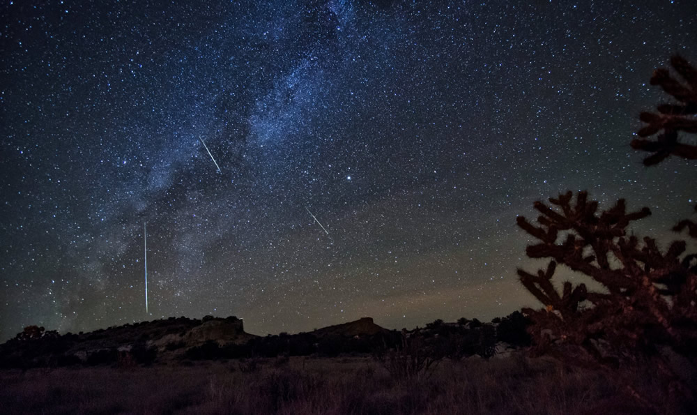La lluvia de meteoros Dracónidas, producida por restos del cometa Giacobini-Zinner, iluminará el cielo en octubre. Foto: NASA