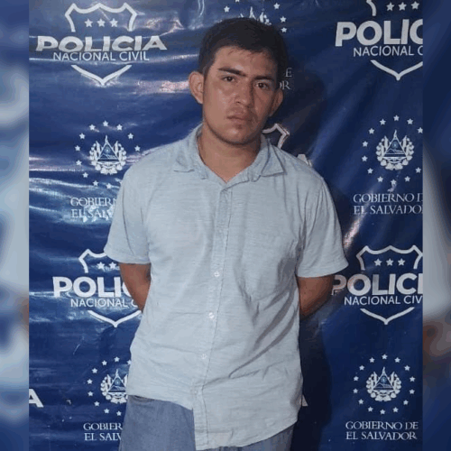 Sander Bryan López Franco, de 19 años, fue capturado por la PNC en Sonsonate por distribución de droga. Foto: @PNCSV.