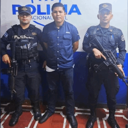La PNC capturó a un presunto miembro de la MS13 en Soyapango, San Salvador Este, acusado de terrorismo y agrupaciones ilícitas. Foto: @PNCSV