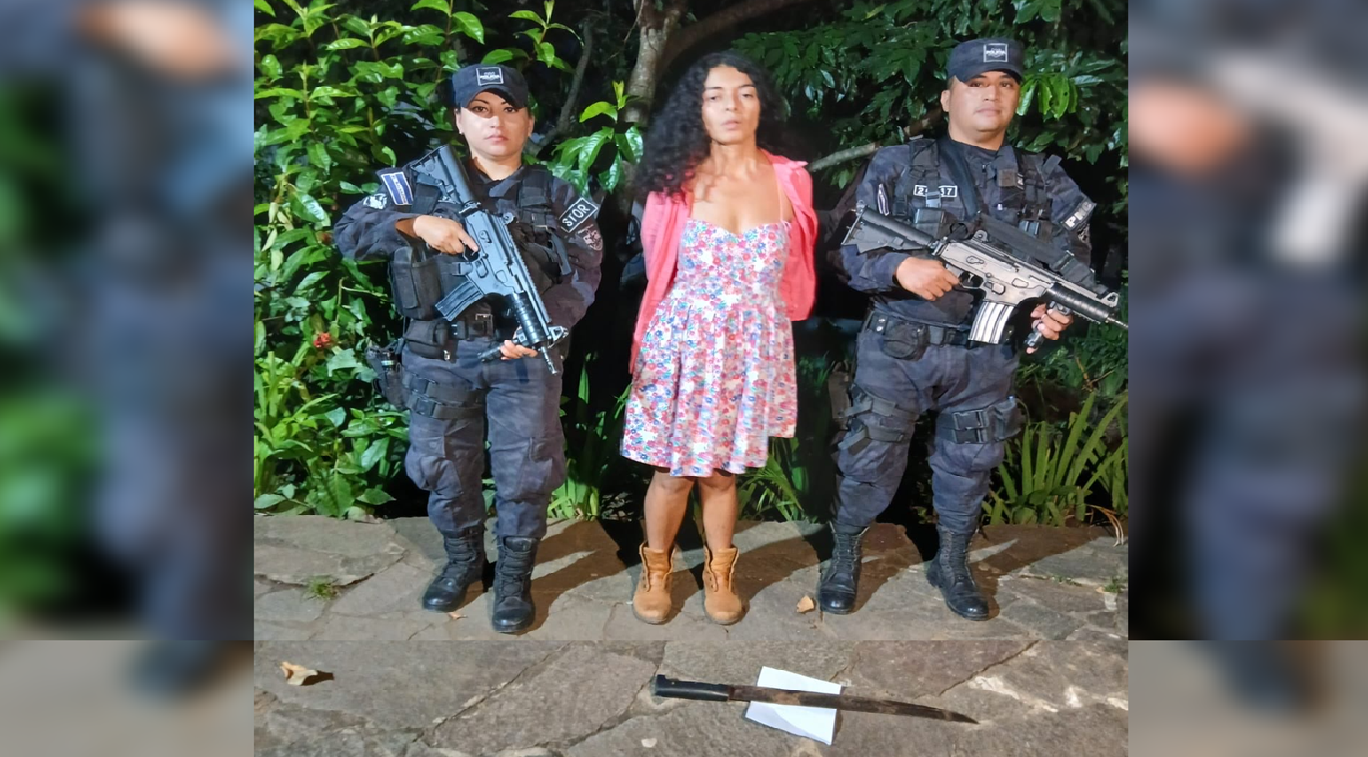 Carmina Lisbet Guzmán Renderos fue detenida por la PNC tras agredir con un corvo a otra mujer en Ahuachapán. Foto: @PNCSV