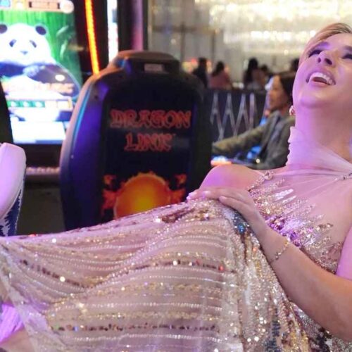 💎 Adamari López se permite "pecar" con una millonaria compra en Las Vegas. ¿Nuevo capricho de diseñador? 🤩 Foto: Facebook