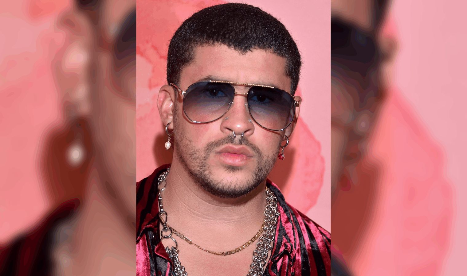 Una petición en Change.org busca reemplazar a Bad Bunny con George Strait en el espectáculo del medio tiempo del Super Bowl. Foto: Toglenn / Bad Bunny