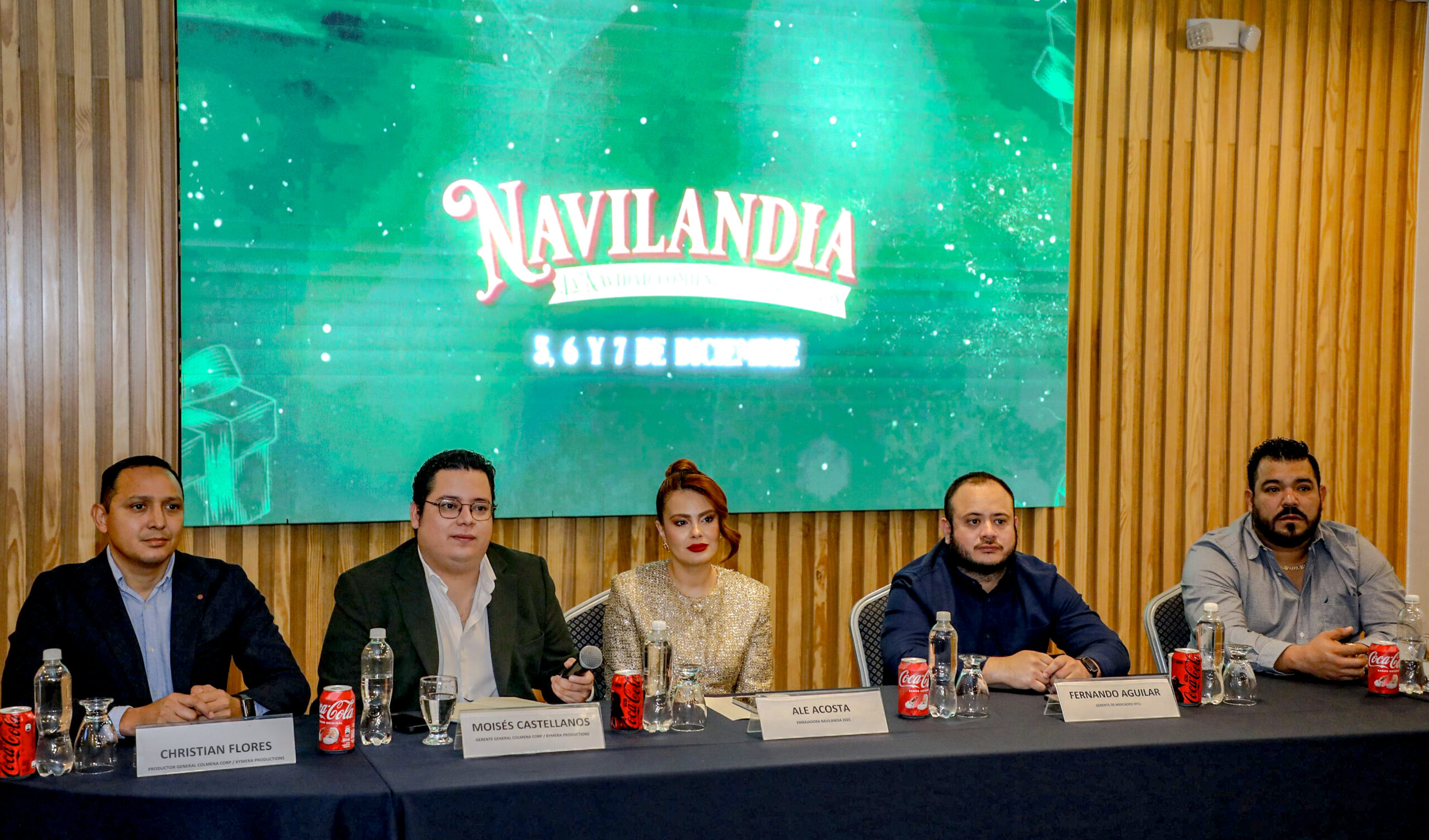 Familias disfrutan de Navilandia en el Parque Natural Puerta del Diablo, con luces, música y nieve artificial. Evento gratuito del 5 al 7 de diciembre. Foto: ISTU.