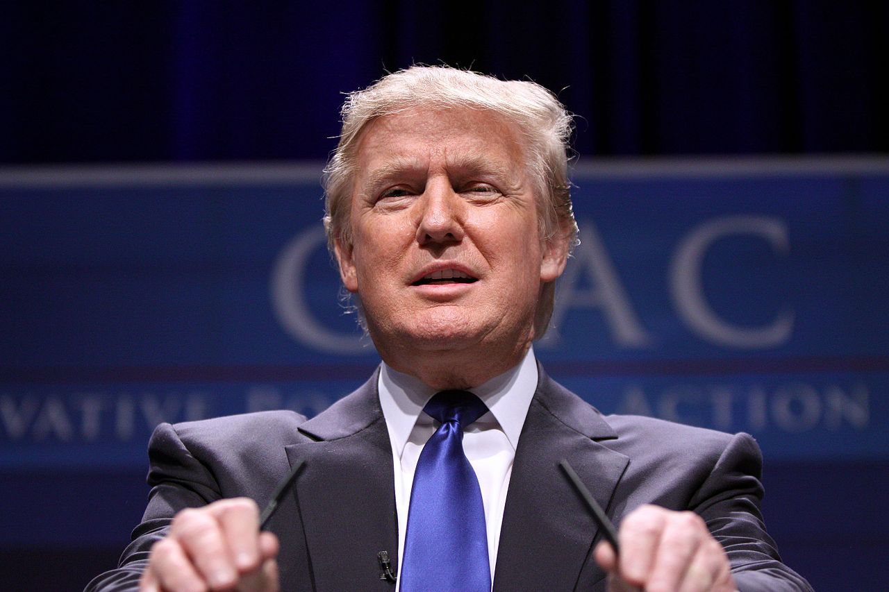 Donald Trump y Gianni Infantino anunciaron el "FIFA Pass", un programa para agilizar visas de aficionados al Mundial 2026 en Estados Unidos. Foto: Gage Skidmore.