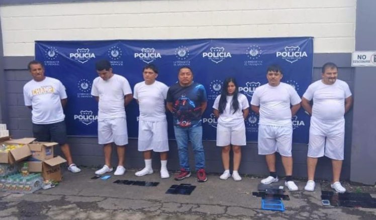 Seis sujetos capturados en Sonsonate por la PNC por receptación de celulares y aparatos electrónicos ilícitos. Foto: PNCSV.