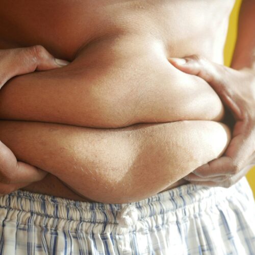 La grasa abdominal está ligada a hábitos como el sueño, el estrés y la alimentación. Pequeños ajustes pueden mejorar tu salud metabólica. Foto: Towfiqu barbhuiya.