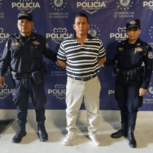 La PNC capturó a Héctor Mauricio Martínez Gutiérrez, alias Crazy o Guicho, líder de la MS13, en Santa Tecla, La Libertad Sur. Foto: @PNCSV