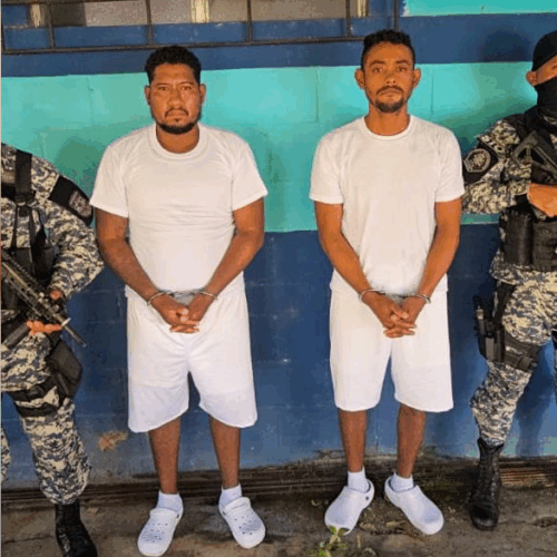 Luis Alfredo García Quevara y Harrison Javier Ruíz, detenidos por la FGR por tráfico de 150 kilos de cocaína en aguas de El Salvador. Foto: FGR_SV.