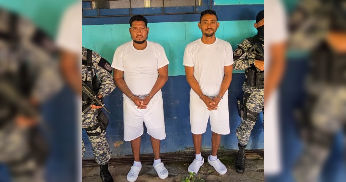 Luis Alfredo García Quevara y Harrison Javier Ruíz, detenidos por la FGR por tráfico de 150 kilos de cocaína en aguas de El Salvador. Foto: FGR_SV.