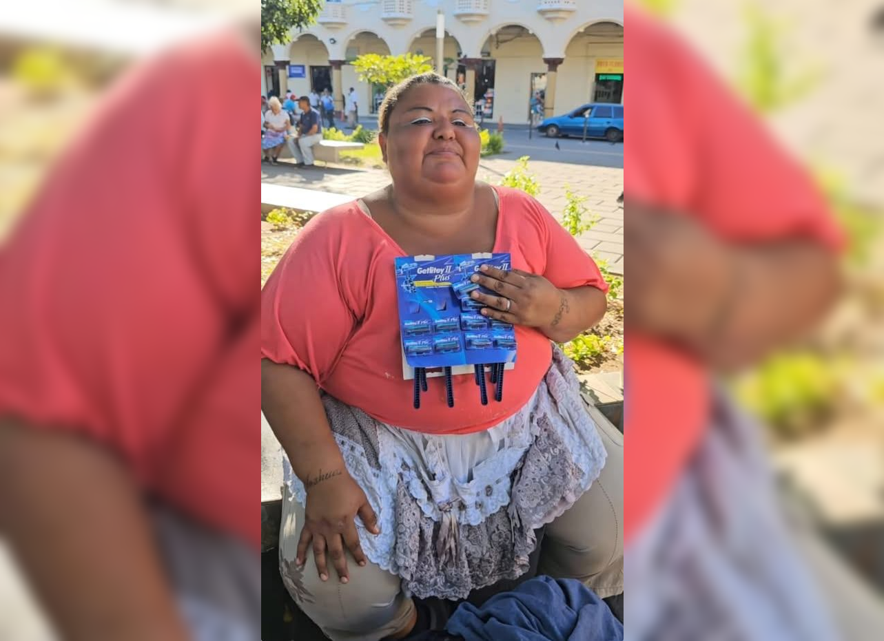 La vendedora de prestobarbas mostró su visa para EE.UU. y agradeció a sus seguidores por el apoyo. "Gracias a Dios me la dieron", expresó emocionada. Foto: Cortesía.