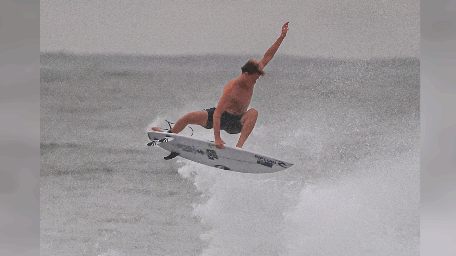 El Sunzal se prepara para recibir a los mejores surfistas del mundo en el Surf City El Salvador Longboard Championships 2025. Foto: @MITURElSalvador