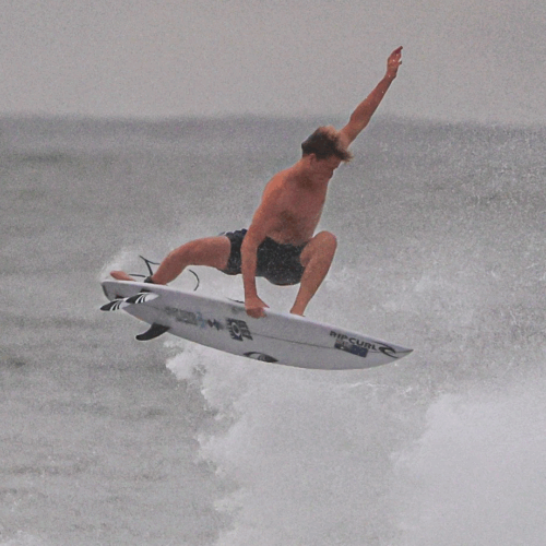 El Sunzal se prepara para recibir a los mejores surfistas del mundo en el Surf City El Salvador Longboard Championships 2025. Foto: @MITURElSalvador