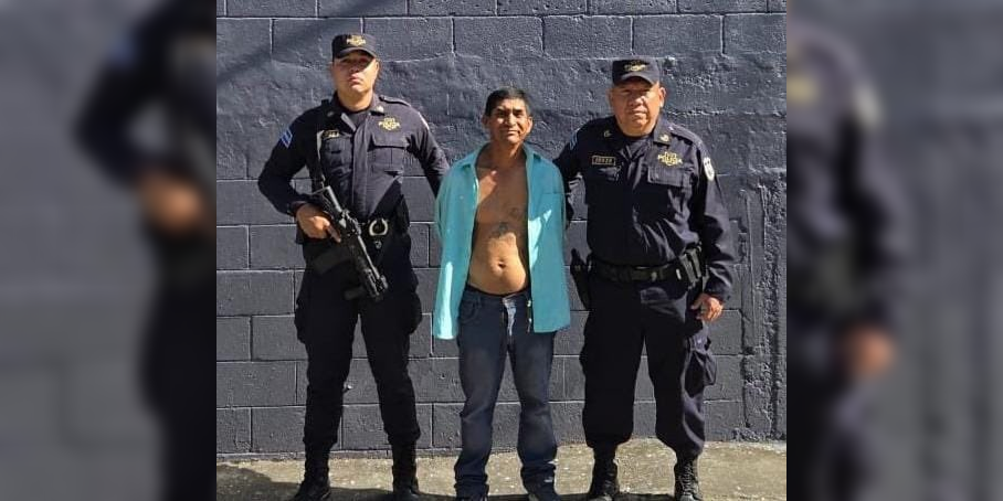 La Policía Nacional Civil (PNC) recapturó a Juan Aníbal Cruz Flores, responsable de un homicidio ocurrido en San Pedro Perulapán, Cuscatlán. Tras 17 años libre, fue detenido en Santa Cruz Michapa y será procesado por una nueva víctima y delitos anteriores. Foto: PNCSV.
