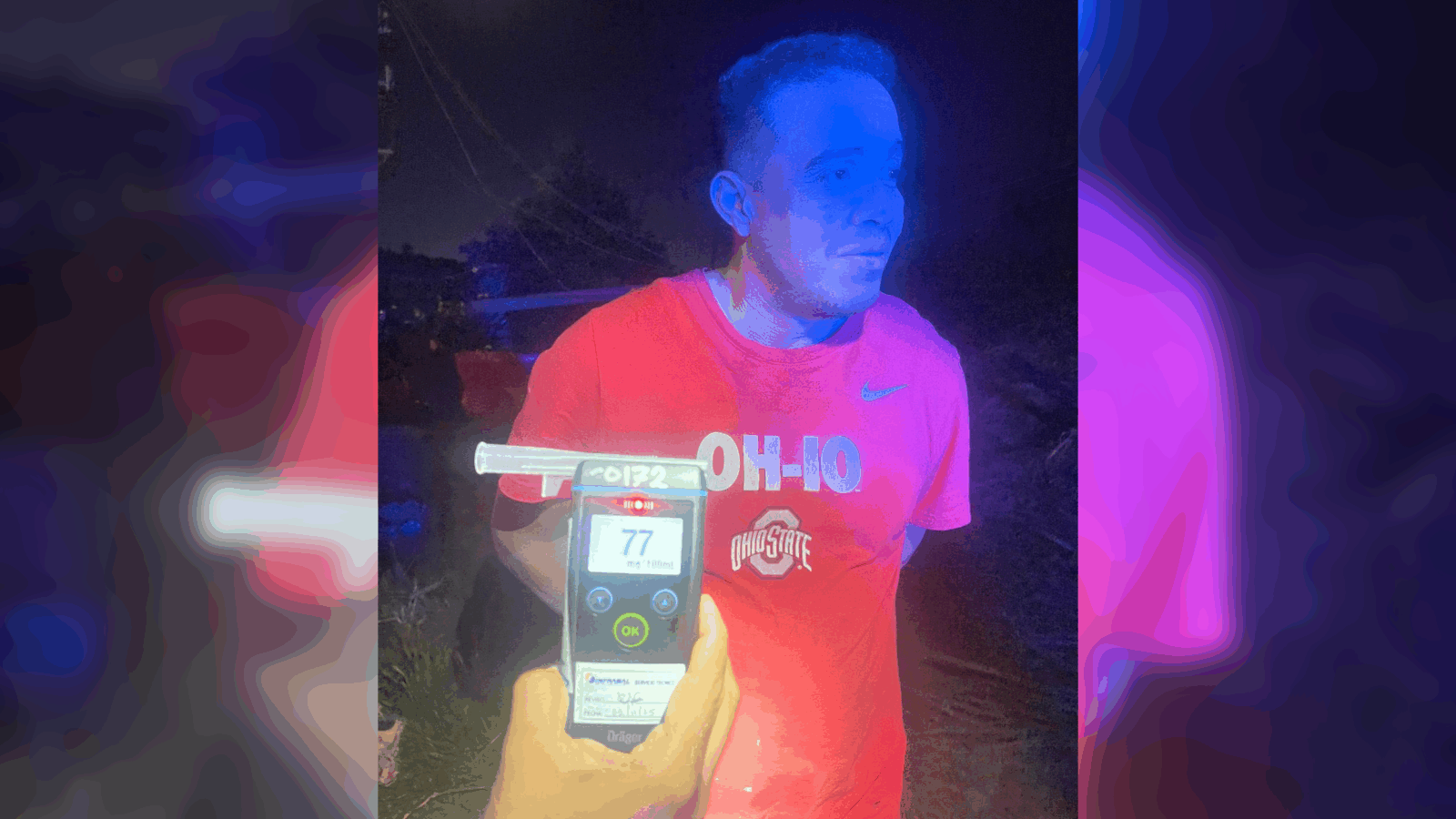 La PNC capturó a Eric Jesús Arosemena Mallett, de 35 años y nacionalidad panameña, tras registrar 77° de alcohol en una prueba de alcoholemia. El hecho ocurrió en el km 6 ½ de la carretera a Oro, Ilopango. Será procesado por conducción peligrosa. Foto: PNCSV.