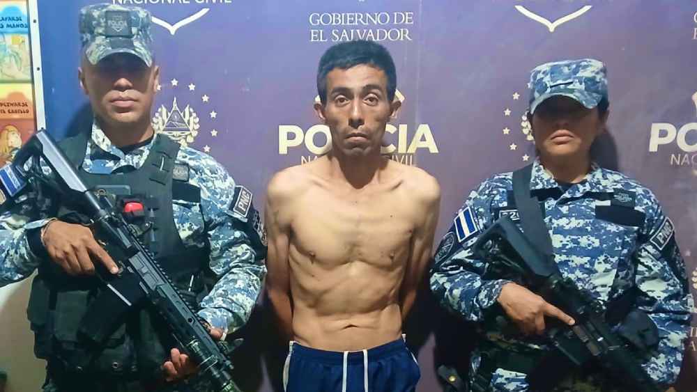 Tragedia en Cabañas: la PNC reporta un homicidio en Sensuntepeque de un adulto mayor que recibió múltiples lesiones con arma blanca. El responsable fue capturado y el móvil se vincula a una disputa pasional bajo efectos del alcohol. Foto: PNC